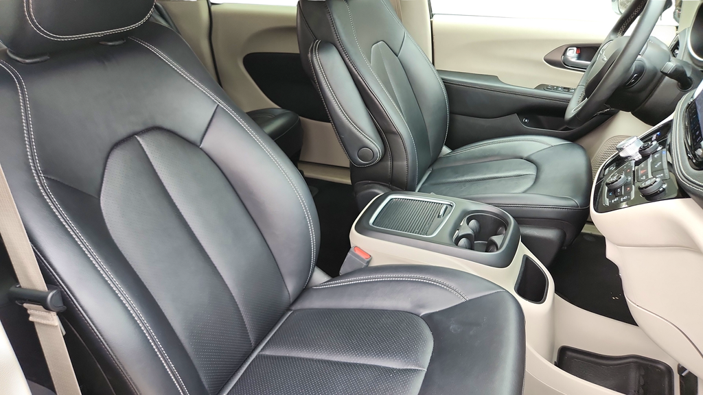 2024 Chrysler Pacifica Hybrid