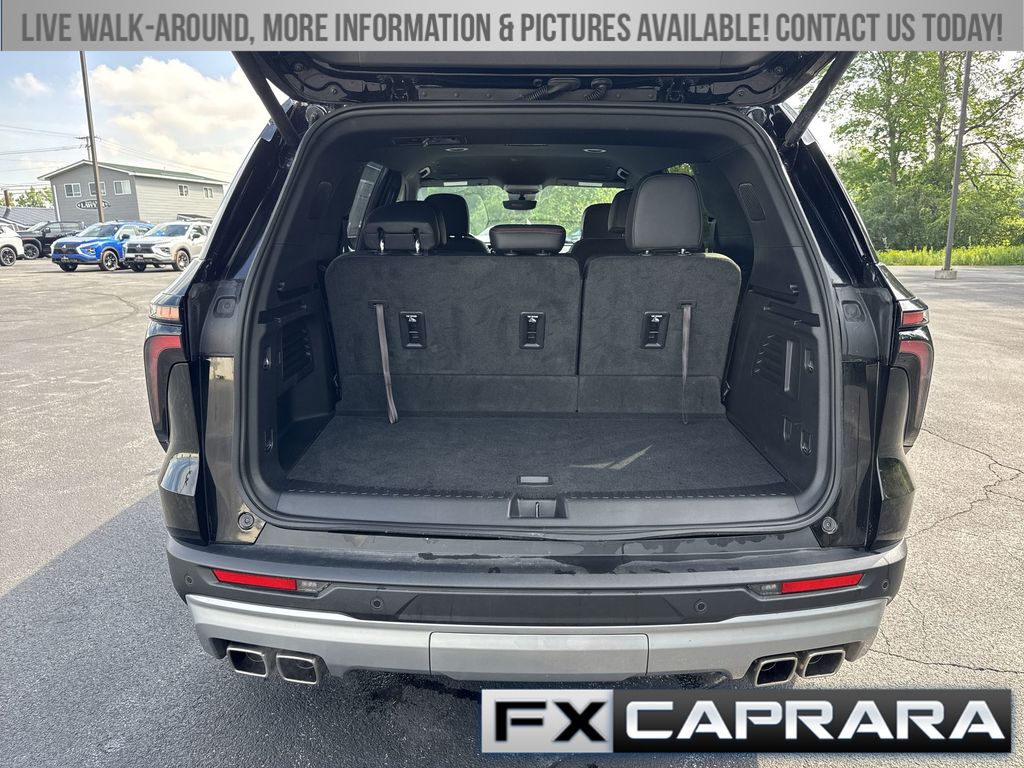 Used 2025 Chevrolet Traverse SUV