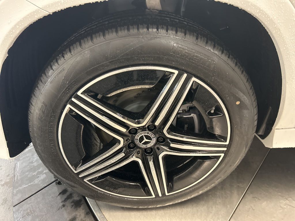 Thumbnail: 2026 Mercedes-Benz GLE - 10