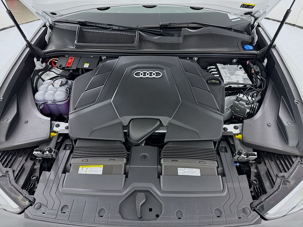 Thumbnail: 2026 Audi Q8 - 31