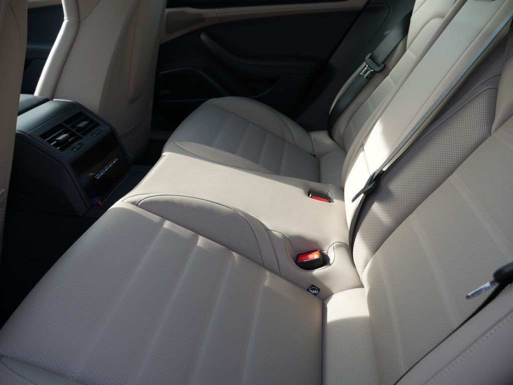 Thumbnail: 2026 Porsche Panamera - 23