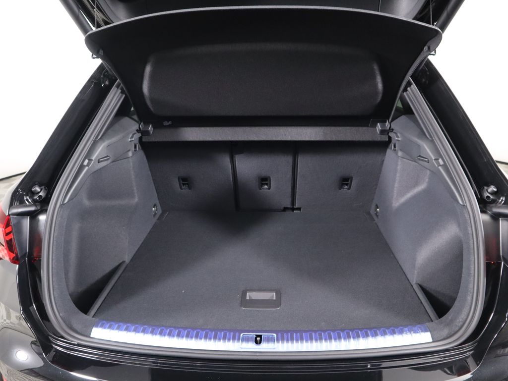 Thumbnail: 2025 Audi Q3 - 28