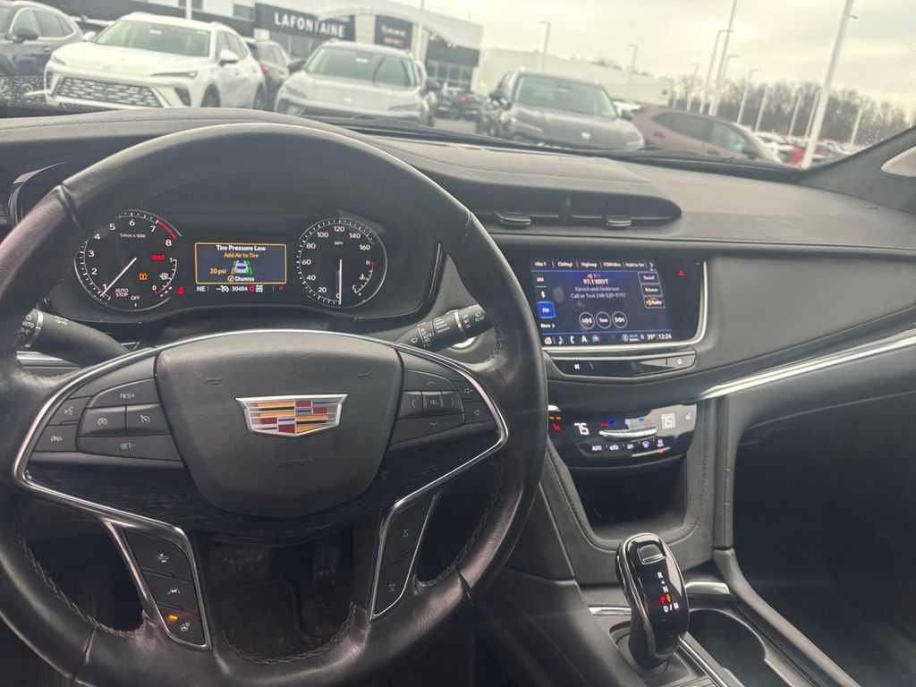 2022 Cadillac XT5 Premium Luxury 9