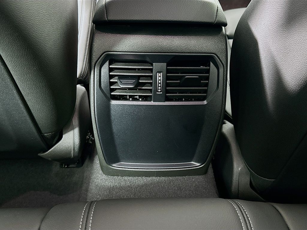 Thumbnail: 2025 BMW 2 Series - 25