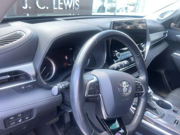 2020 Toyota Highlander Platinum