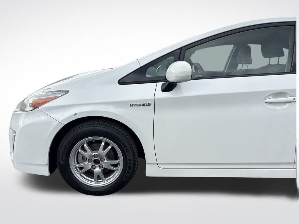 2010 Super White Toyota Prius II FWD Hatchback
