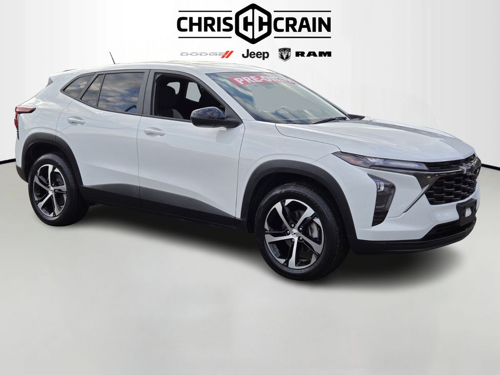 2025 Chevrolet Trax RS with 1RS FWD