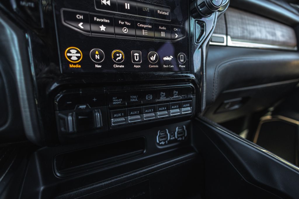 2020 Ram 3500 Laramie Longhorn thumbnail 18