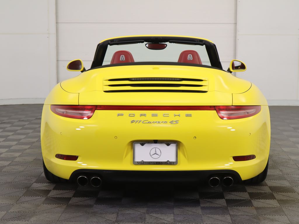 Thumbnail: 2016 Porsche 911 - 6