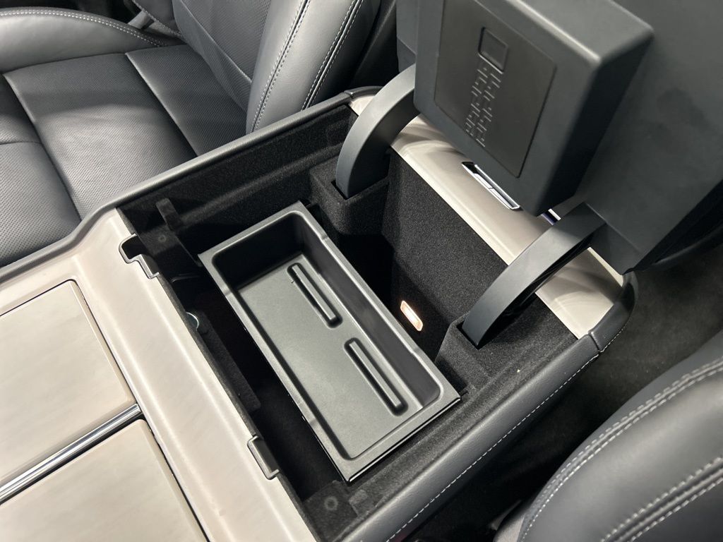 new 2025 Lincoln Navigator car, priced at $100,022