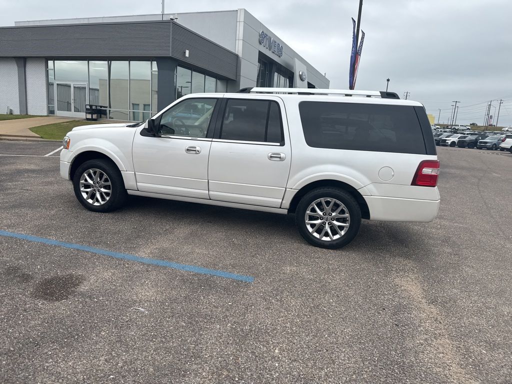 2017 White Platinum Metallic Tri-Coat Ford Expedition EL Limited RWD SUV