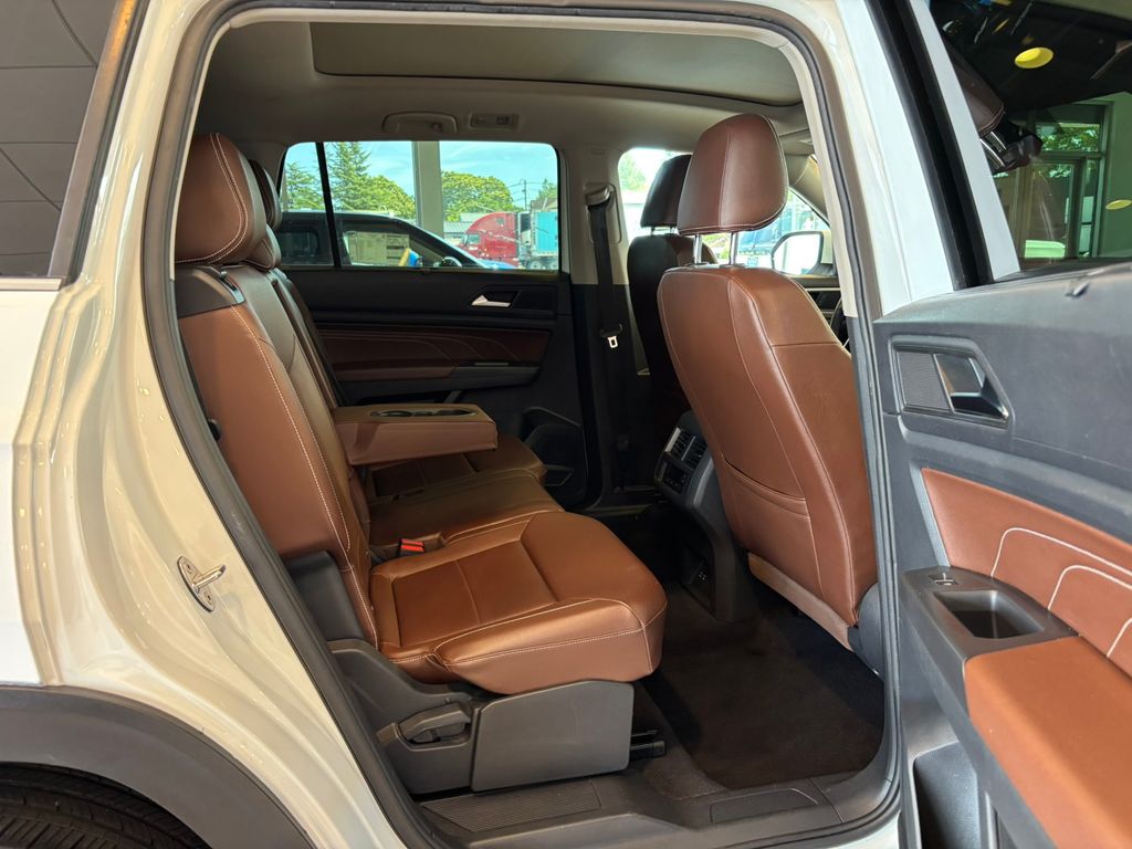 2022 Volkswagen Atlas 3.6L V6 SE w/Technology