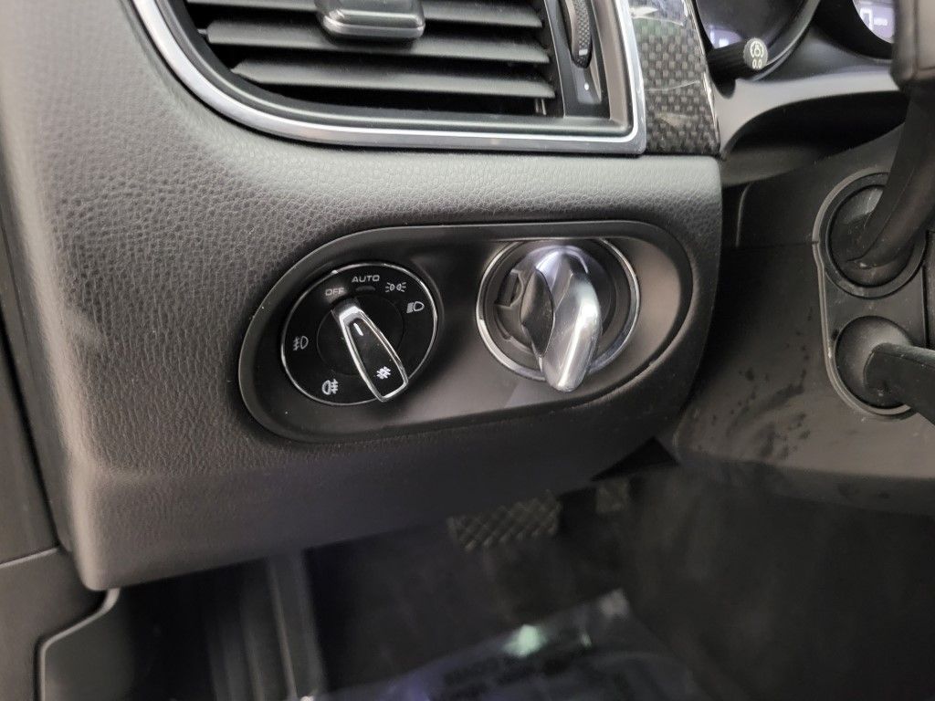 Thumbnail: 2015 Porsche Macan - 31