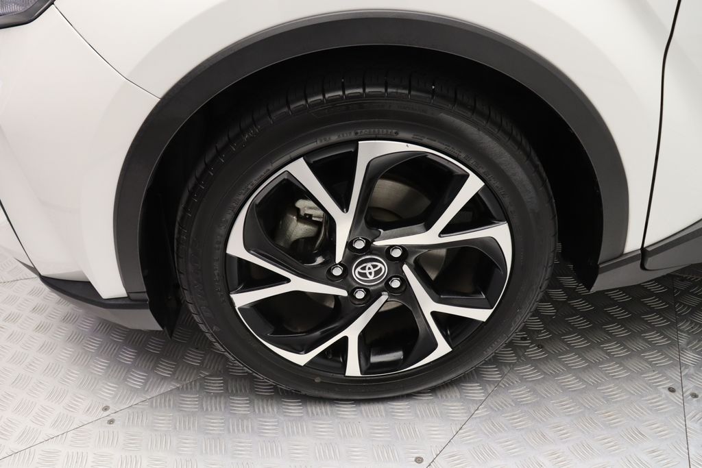 2020 Toyota C-HR XLE 4
