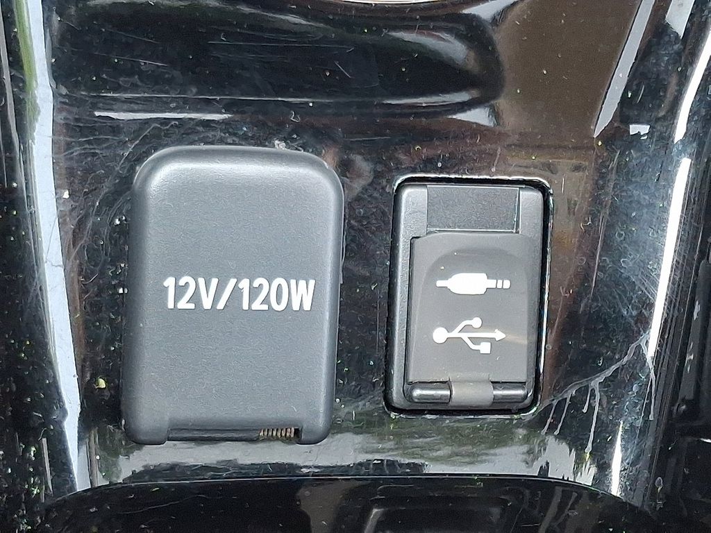 2017 Toyota Prius Four 25