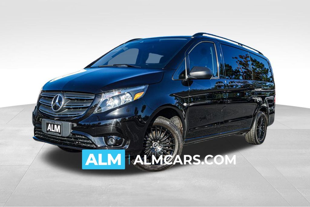 2023 Mercedes-Benz Metris Passenger Van Base's photo