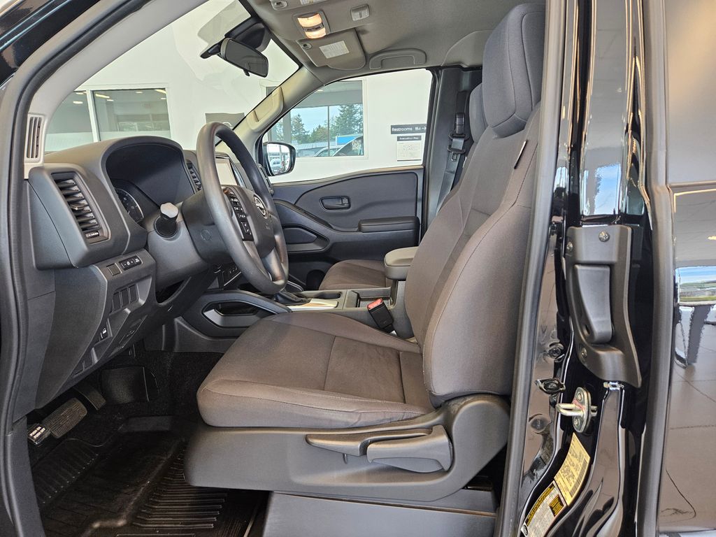 2022 Nissan Frontier S