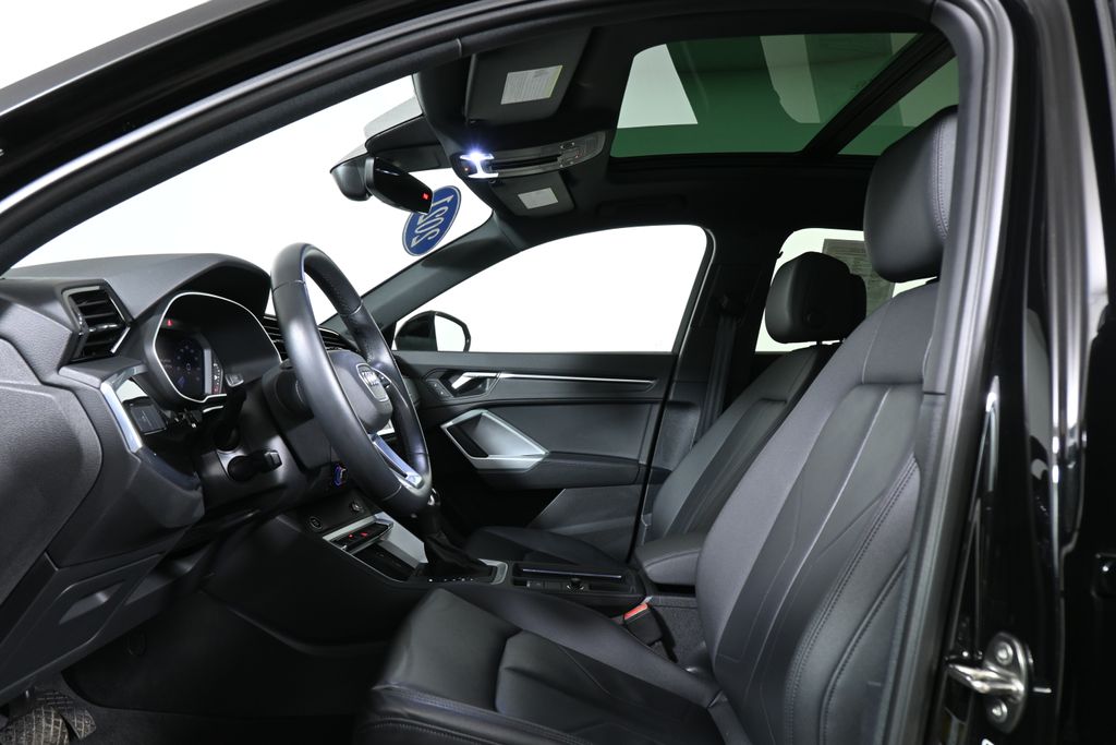 Thumbnail: 2021 Audi Q3 - 3