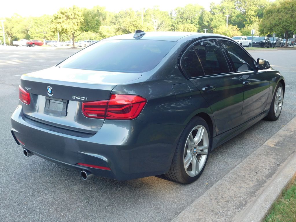 Thumbnail: 2017 BMW 3 Series - 4