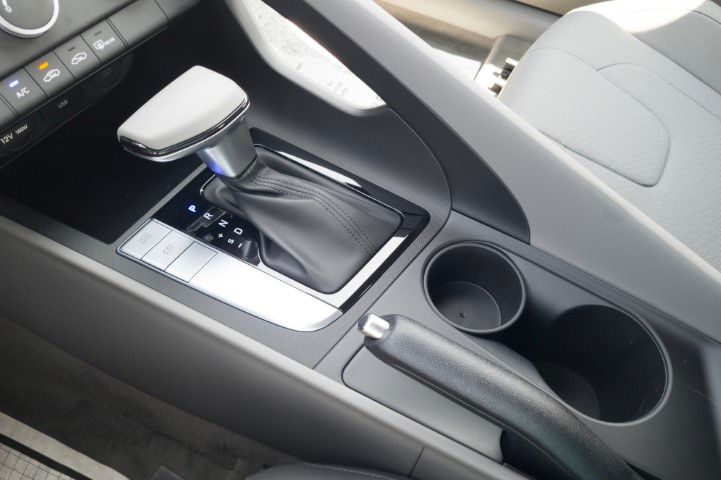 New 2026 White Hyundai SE image 23