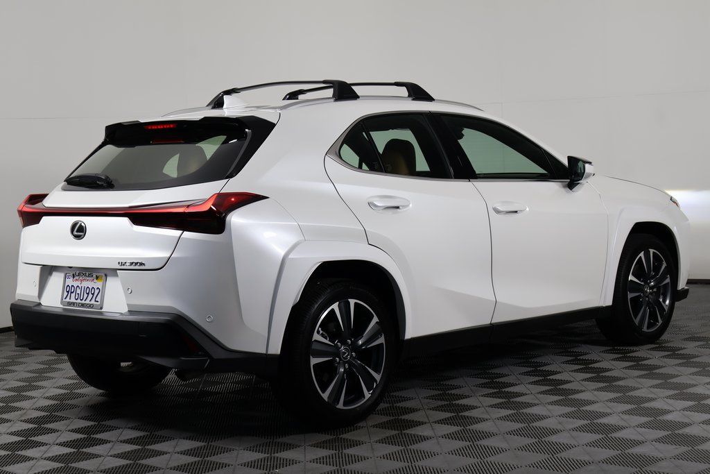 Thumbnail: 2025 Lexus UX - 4