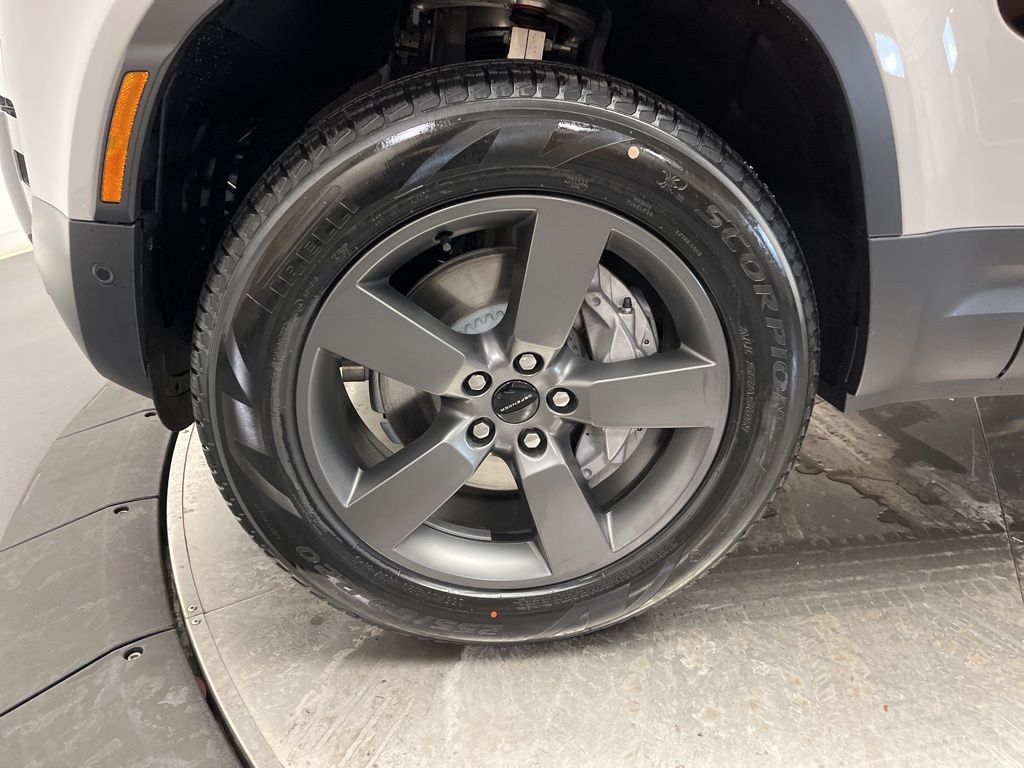 Thumbnail: 2026 Land Rover Defender - 10