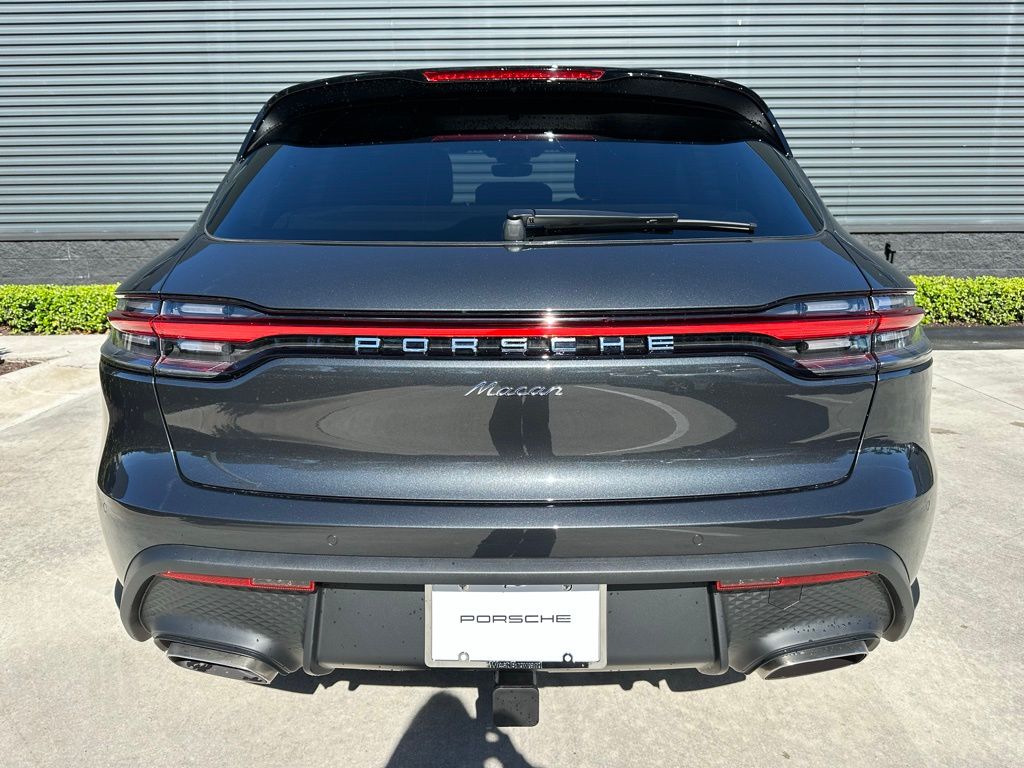 Thumbnail: 2026 Porsche Macan - 12