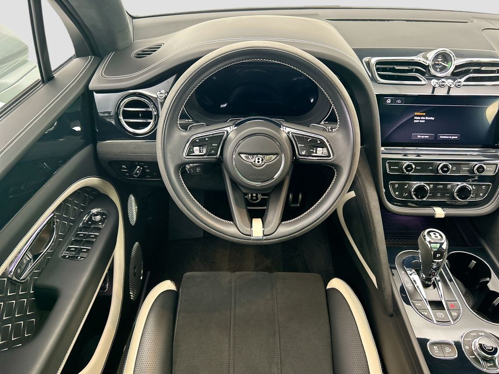 Thumbnail: 2023 Bentley Bentayga - 10