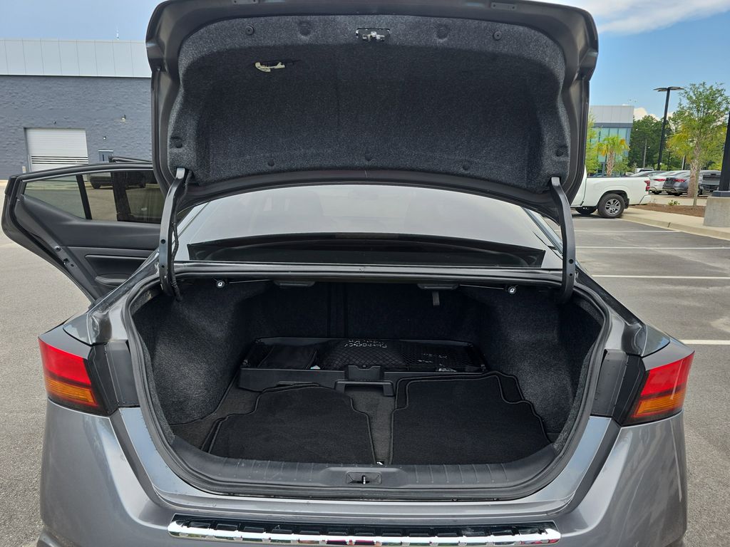 2022 Gun Metallic Nissan Altima 2.5 SV FWD Sedan