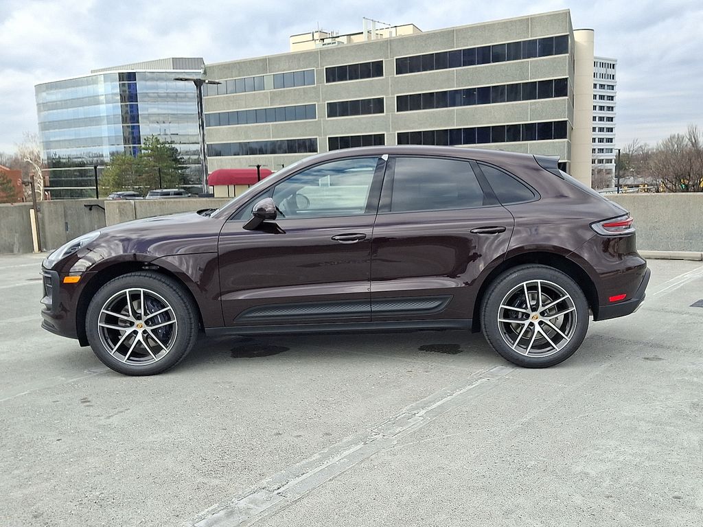 Thumbnail: 2026 Porsche Macan - 2