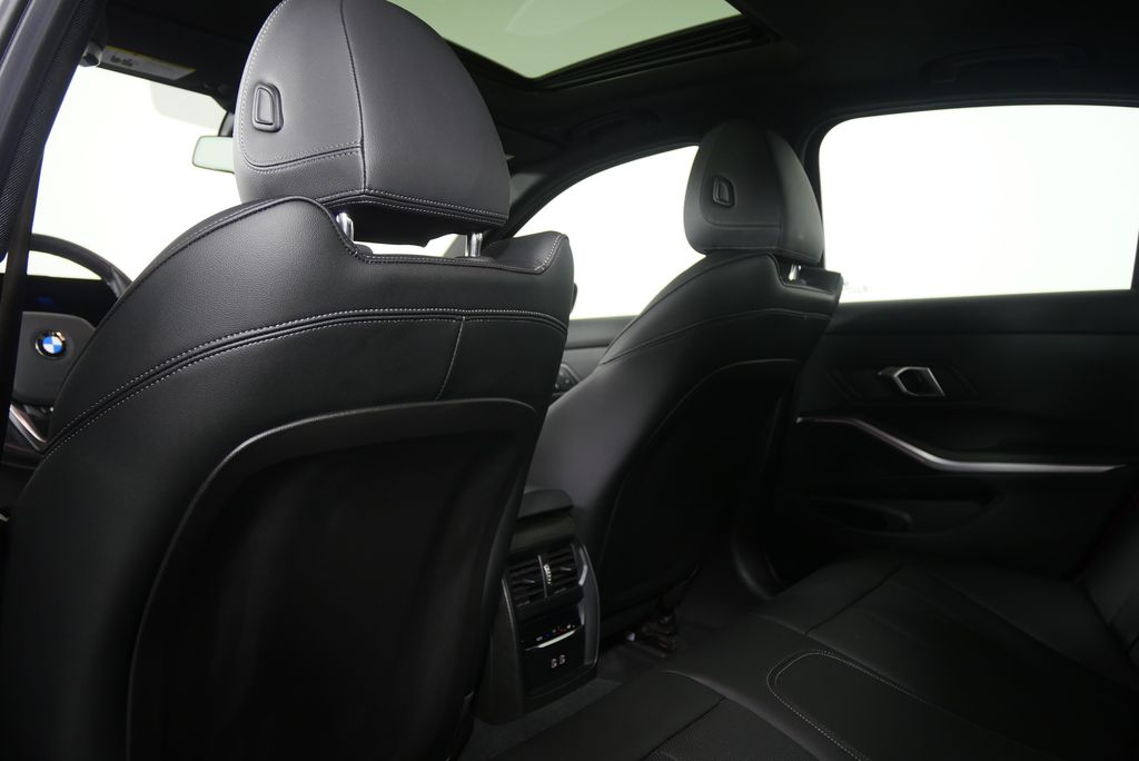 Thumbnail: 2024 BMW 3 Series - 18