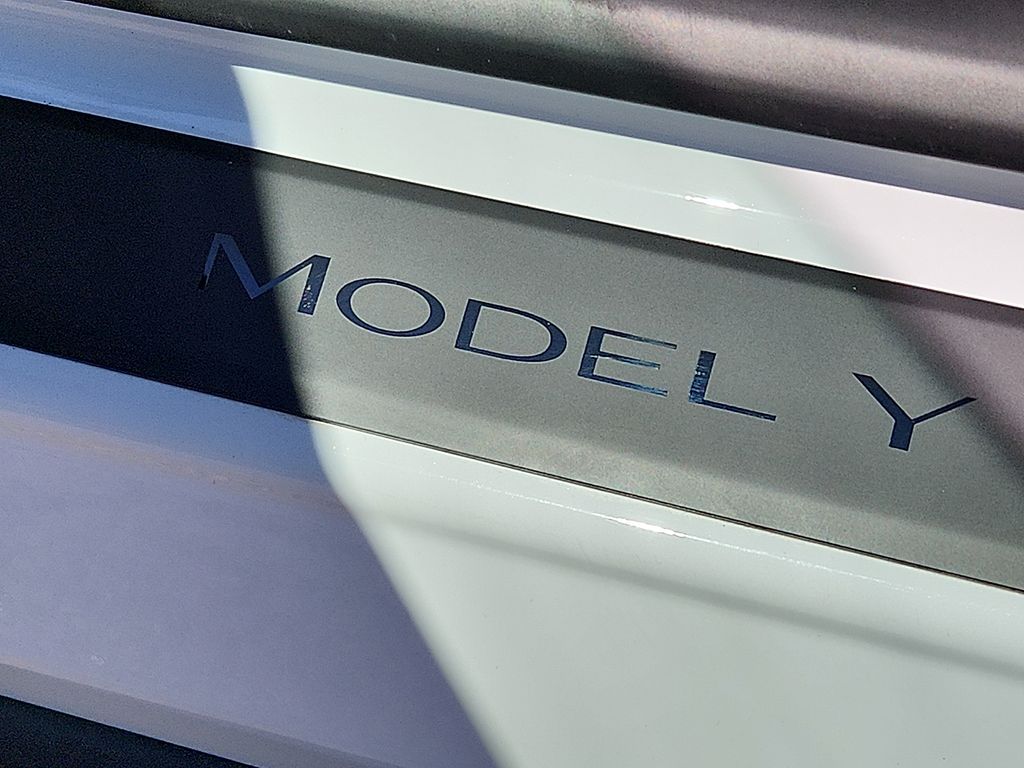 Thumbnail: 2023 Tesla Model Y - 30