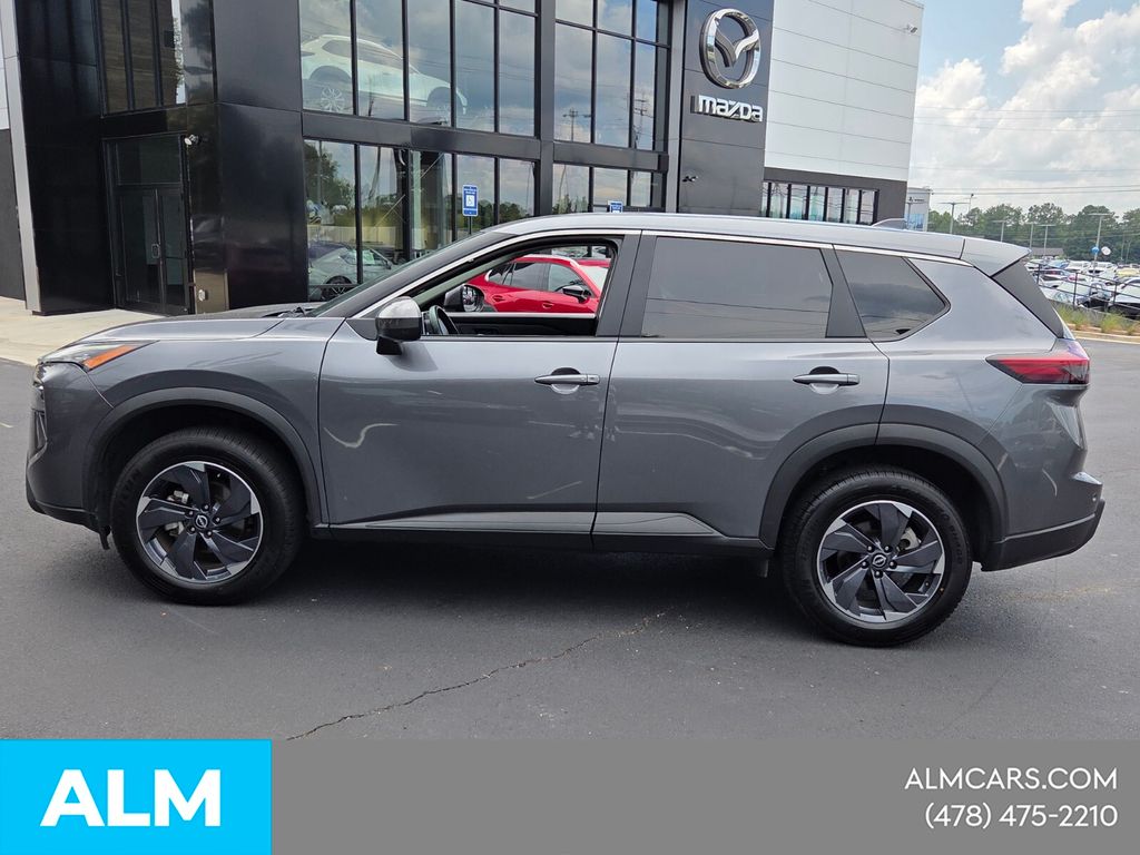 Used 2025 Gray Nissan SV image 4