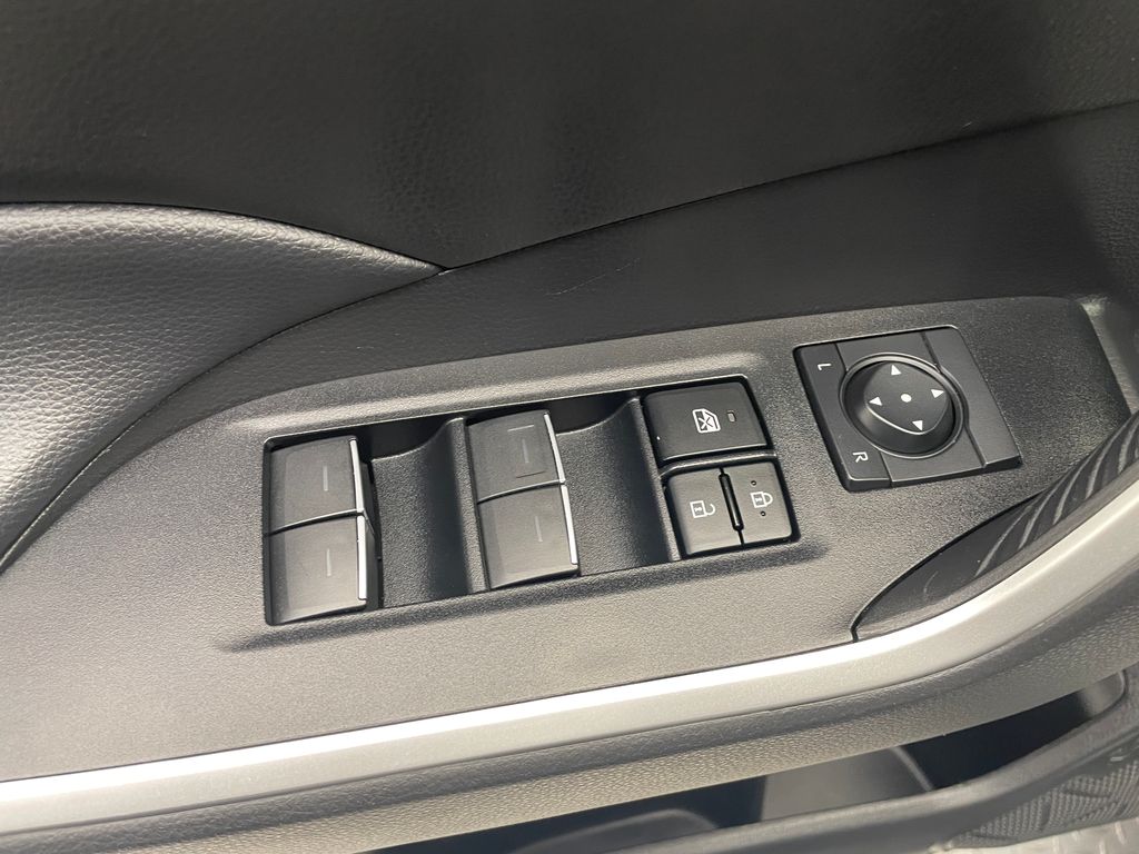 2023 Toyota RAV4 XLE 10