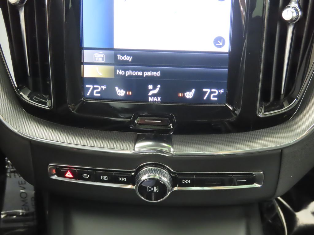 Thumbnail: 2019 Volvo XC60 - 22