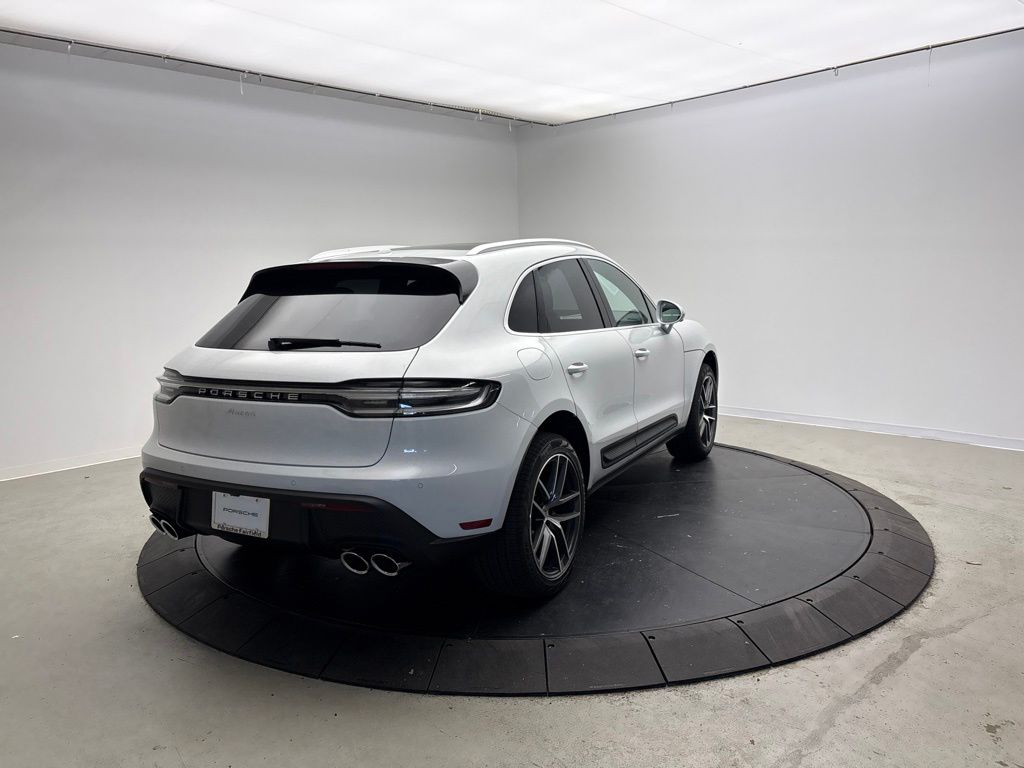 Thumbnail: 2026 Porsche Macan - 7