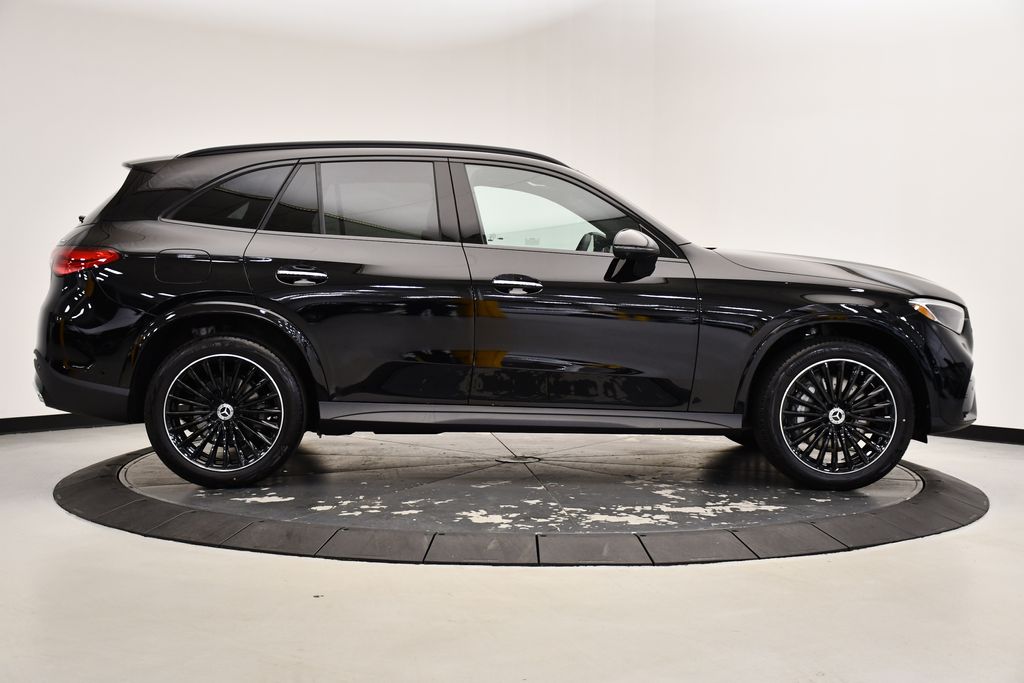 2025 Mercedes-Benz GLC 300 6
