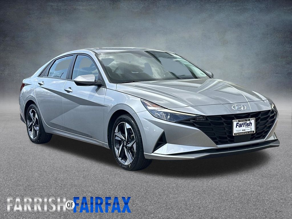 2023 Hyundai Elantra SEL FWD