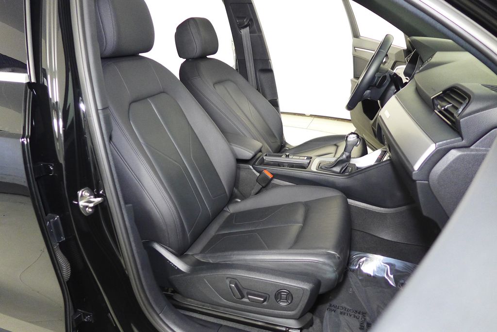 Thumbnail: 2021 Audi Q3 - 19