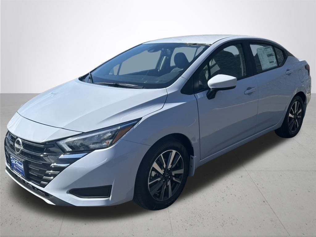 2025 Nissan Versa 1.6 SV photo 2