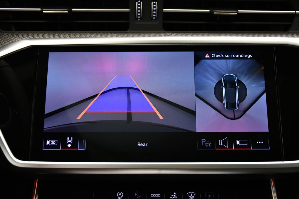 Thumbnail: 2025 Audi RS 7 - 25