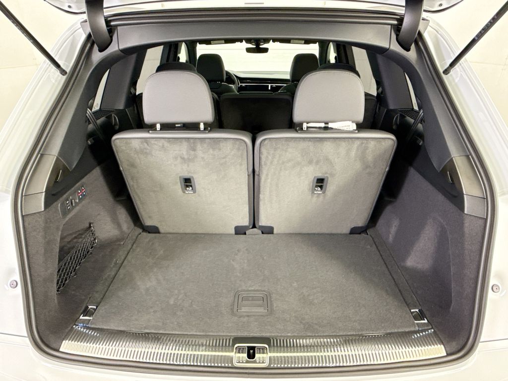 Thumbnail: 2026 Audi Q7 - 28