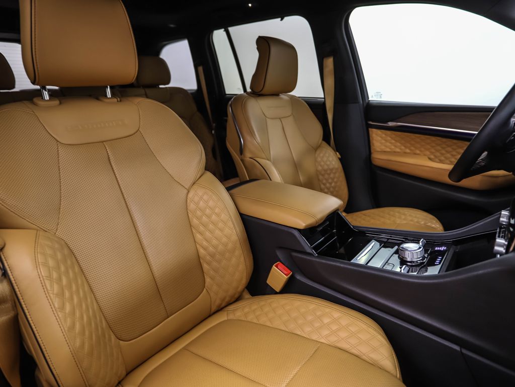 Thumbnail: 2022 Jeep Grand Cherokee - 31