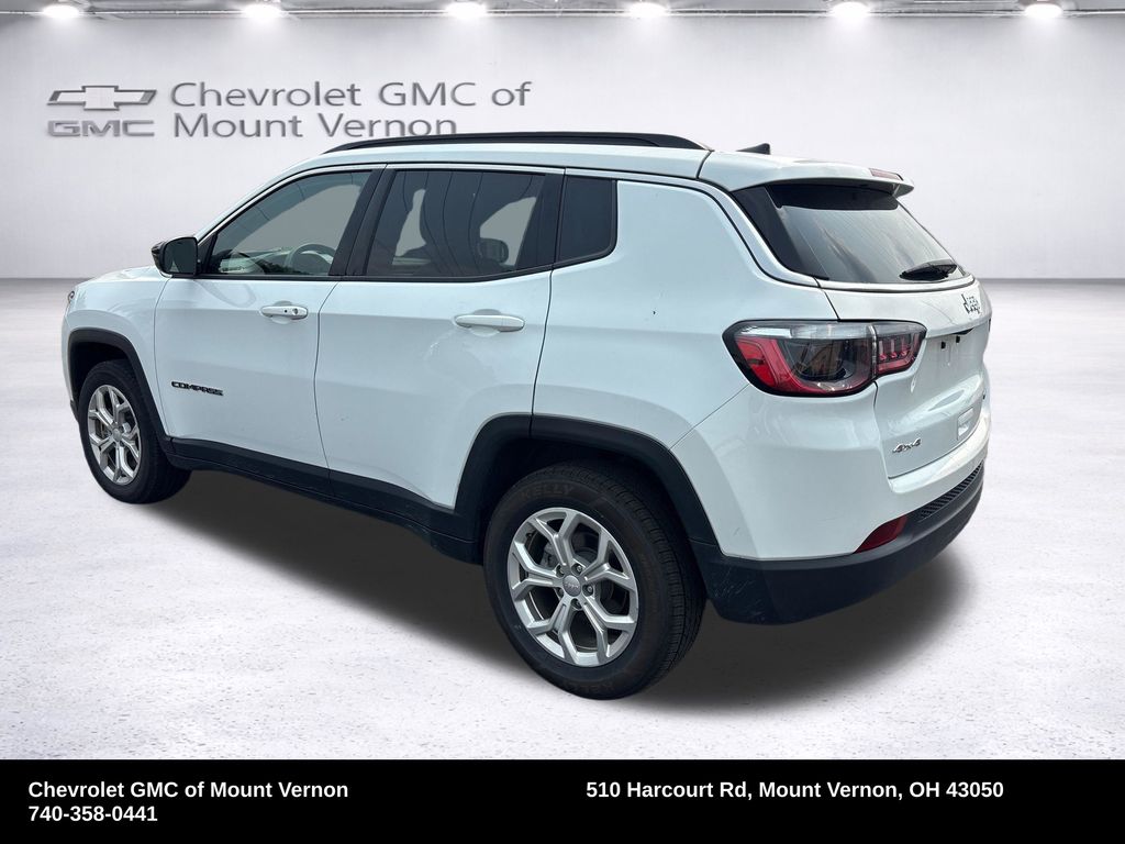 2024 Jeep Compass Latitude - Image 3