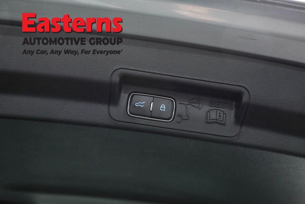 Used 2023 Silver Ford XLT image 22