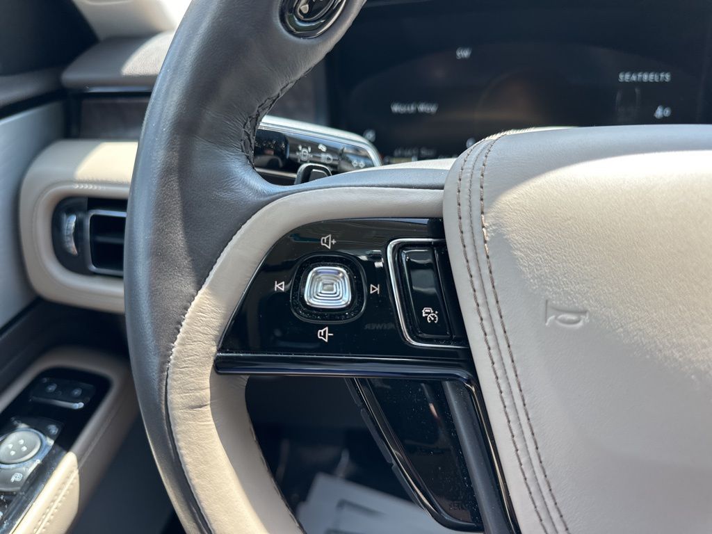 2021 Pristine White Lincoln Aviator Reserve AWD SUV