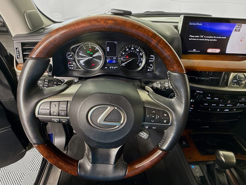 2019 Lexus LX 570 11