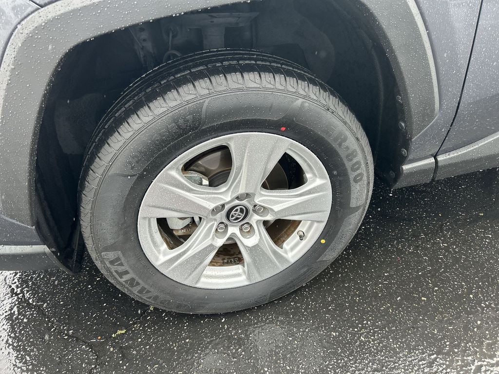 Thumbnail: 2020 Toyota RAV4 - 10