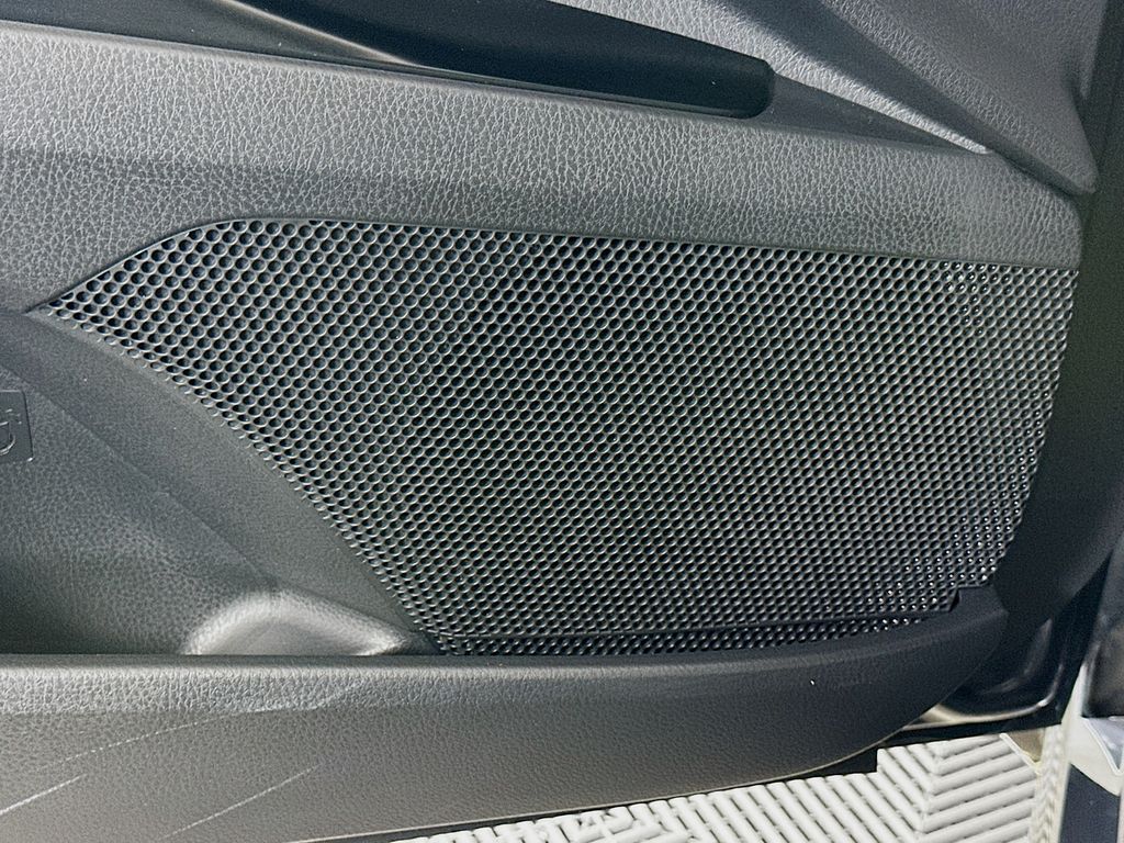 Thumbnail: 2025 Toyota Camry - 18