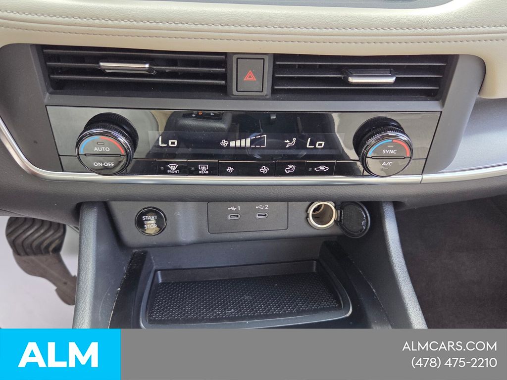 Used 2025 White Nissan SV image 21